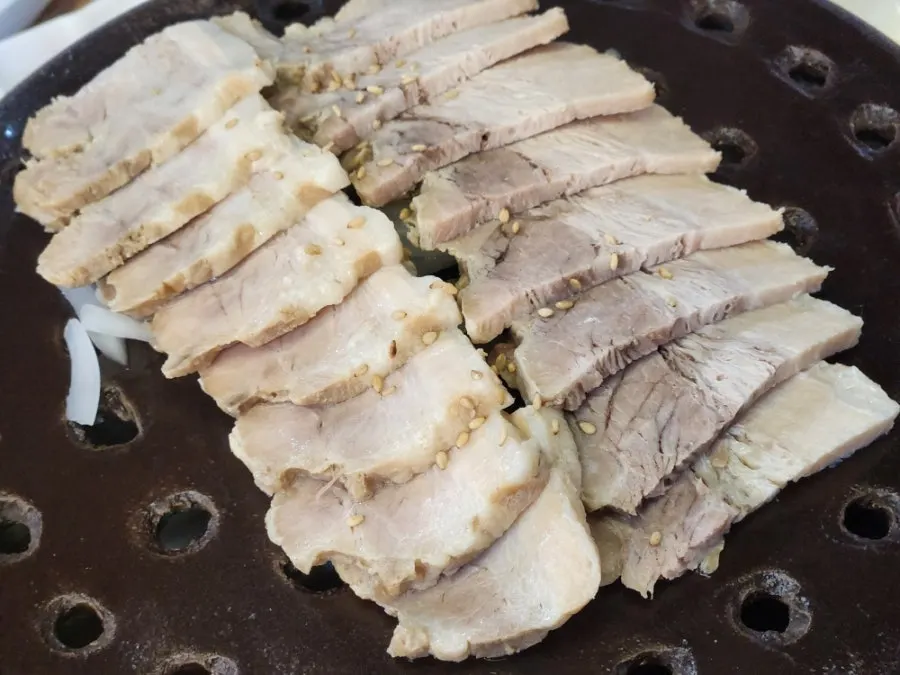 두 가지 부위로 나온 보쌈 고기
