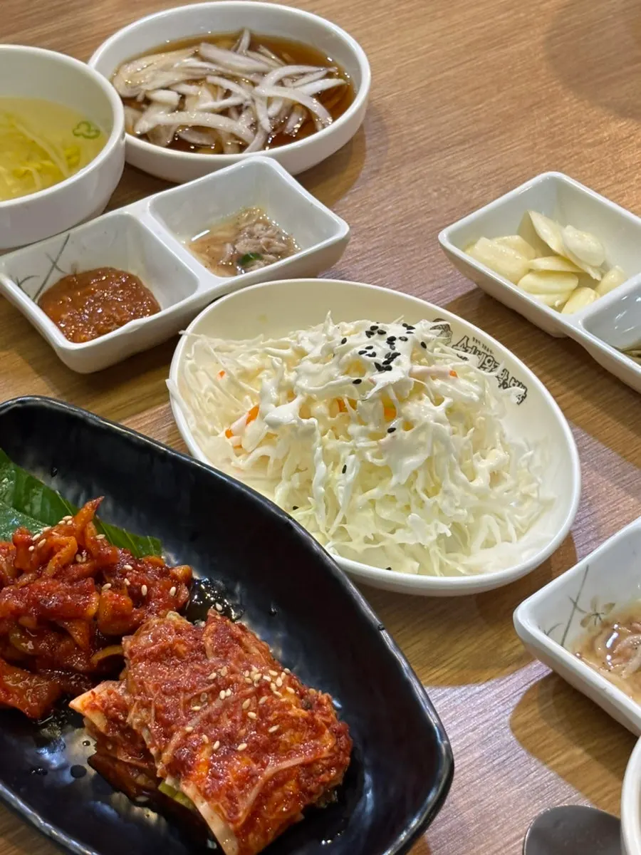 신선한 쌈 야채 한 접시