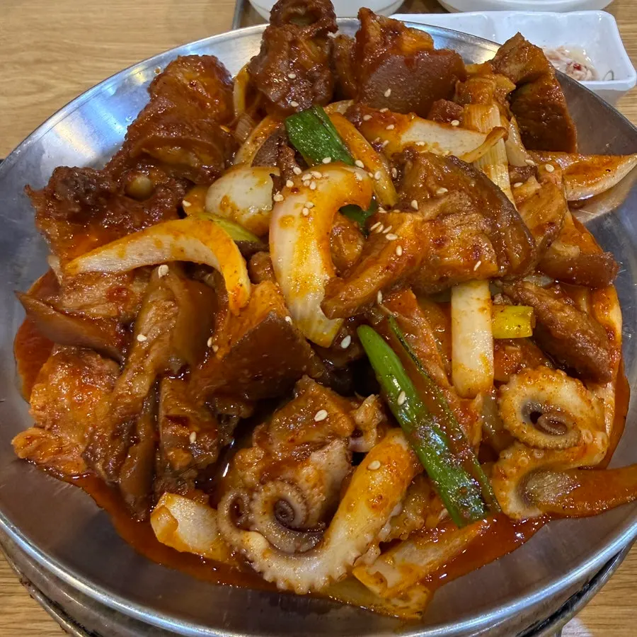 깻잎쌈에 싸 먹는 보쌈