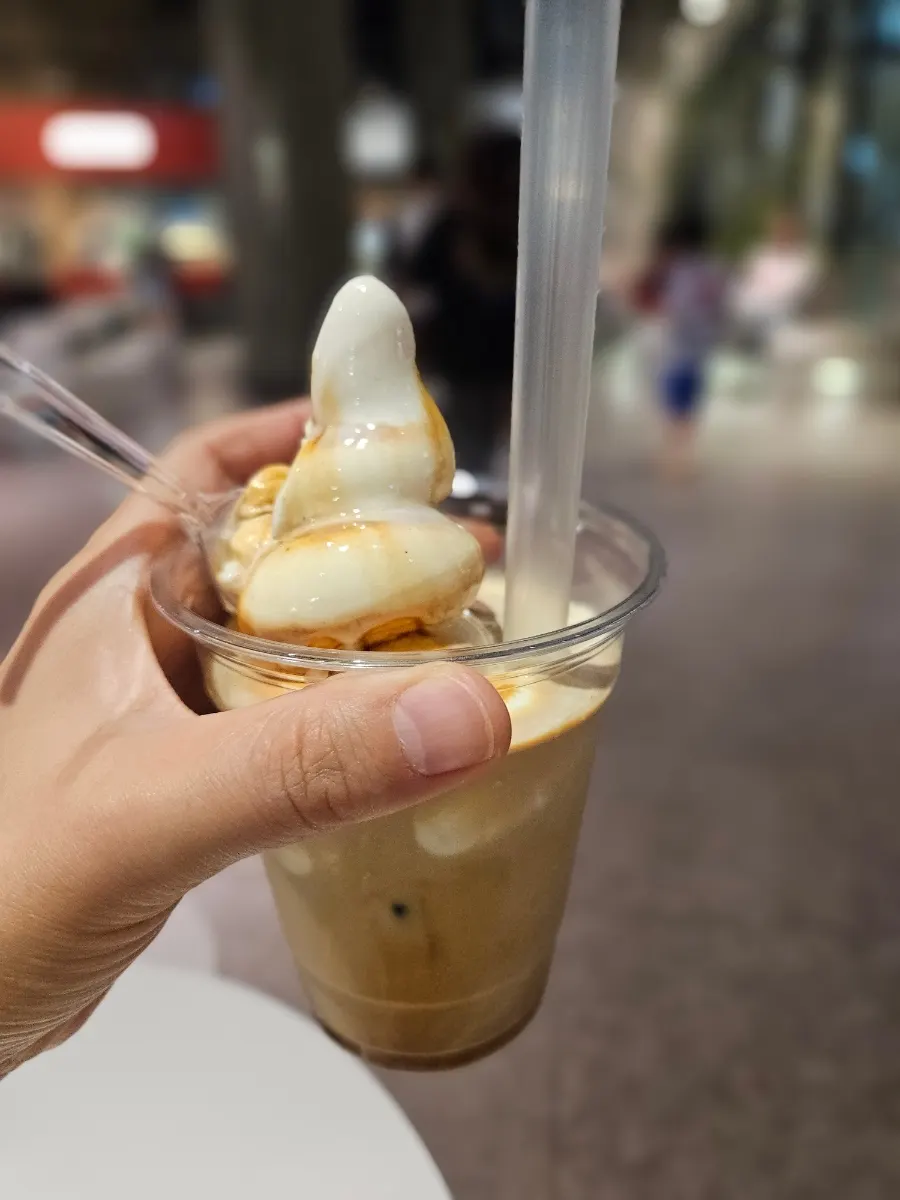 Visiting Wunder Coffee Bar at Songdo Hyundai Premium Outlet