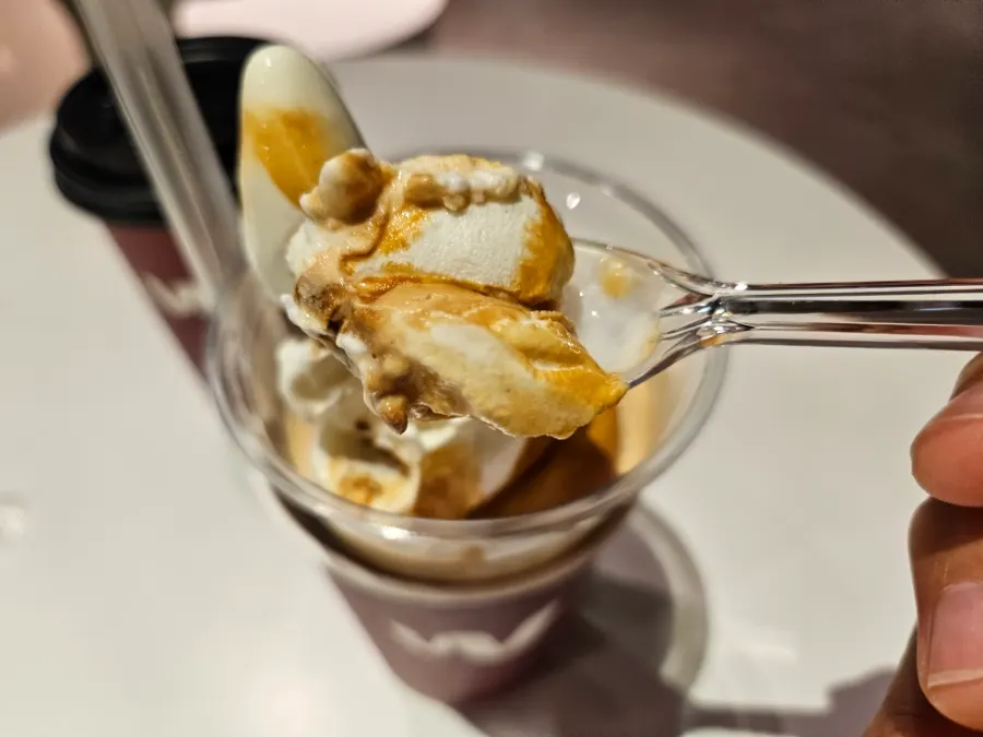Close-up of the Wunder Gato with ice cream mixed in