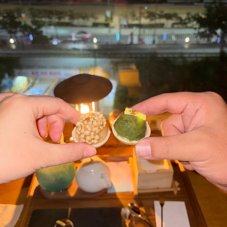 Neatly arranged monaka dessert