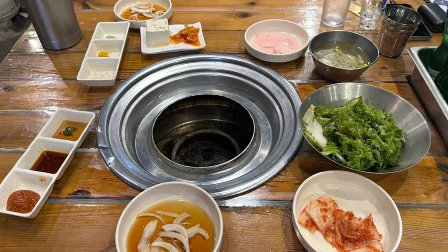 Basic side dishes served with the meat