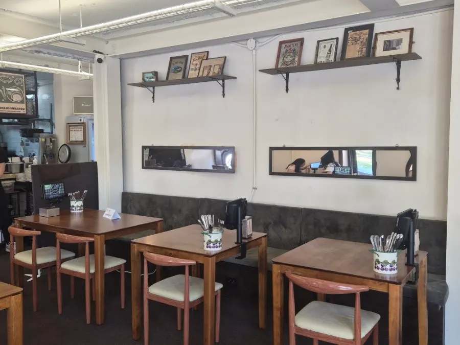 Solo dining seat and brewed coffee corner