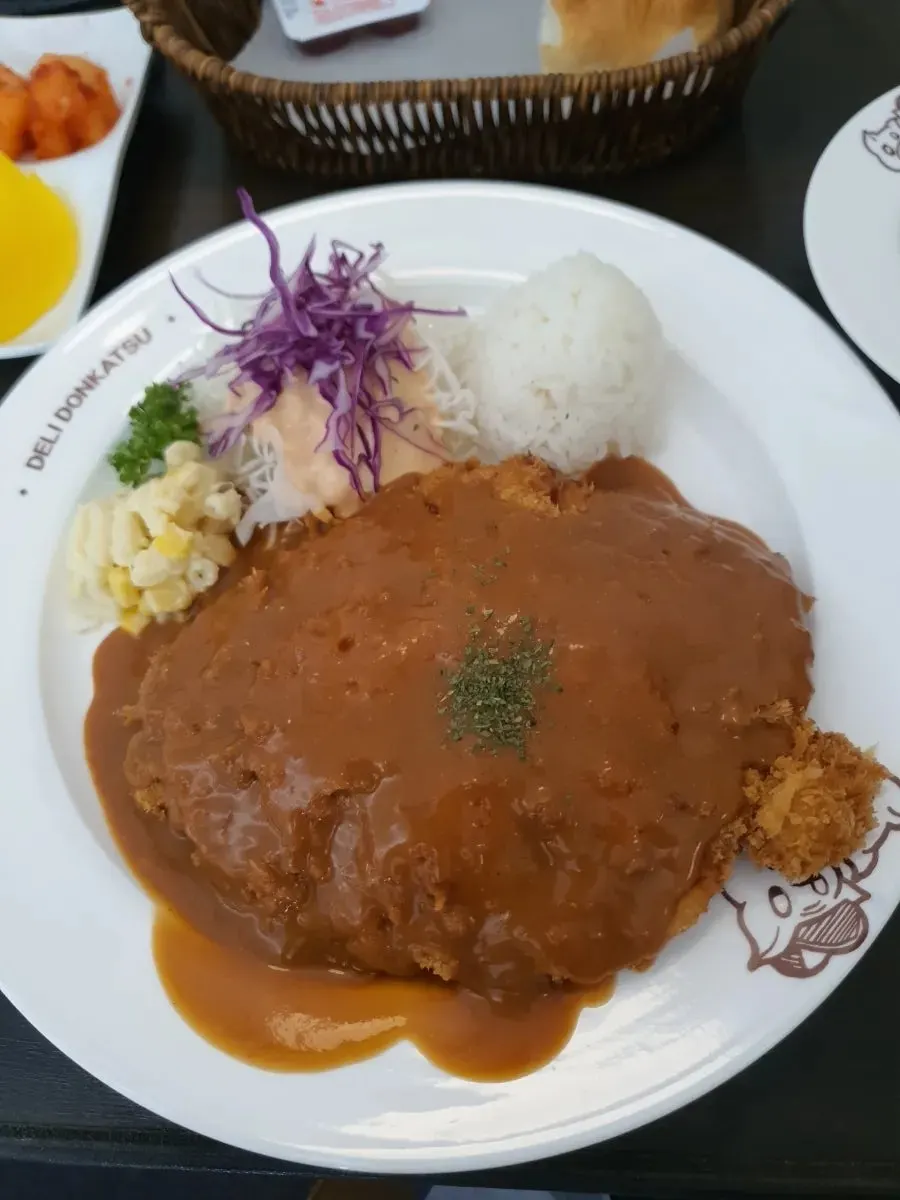 먼저 나온 스프와 모닝빵
