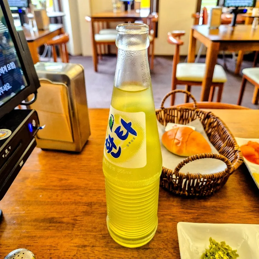 토마토 소세지 파프리카가 든 나폴리탄 속재료