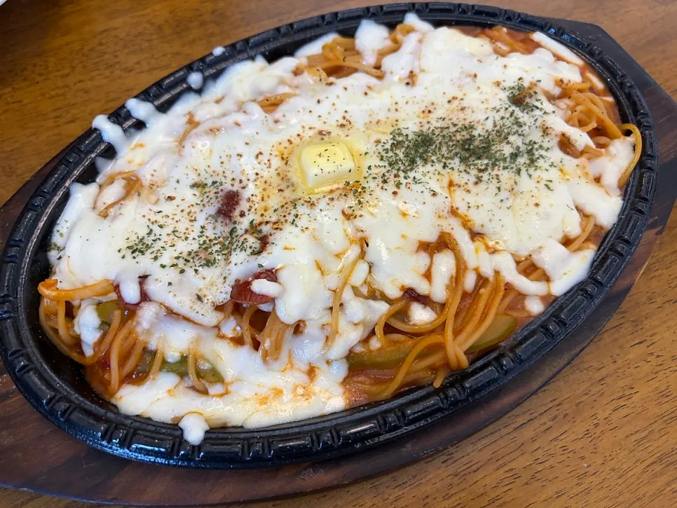 Cutlet and spaghetti combo good for sharing among three people