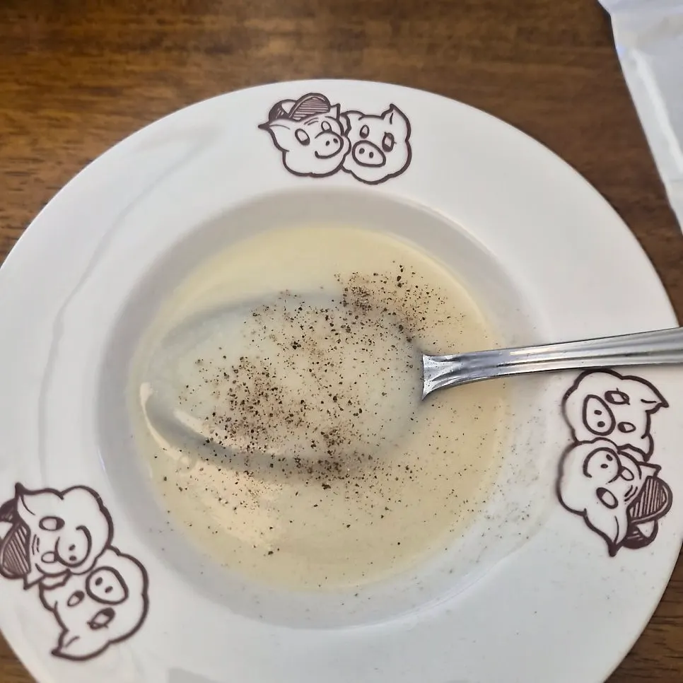 델리돈까스 아늑한 매장 내부