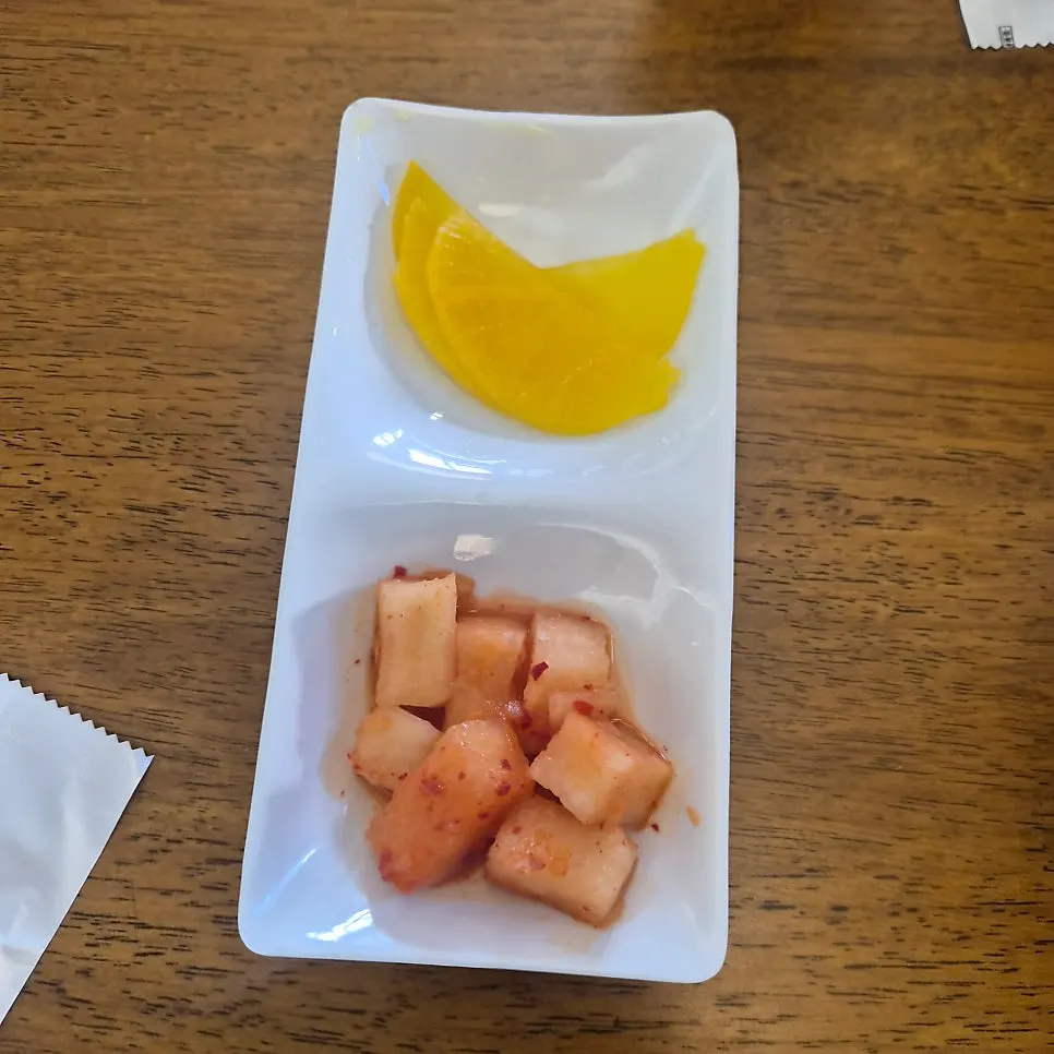 델리돈까스 기본 반찬 구성