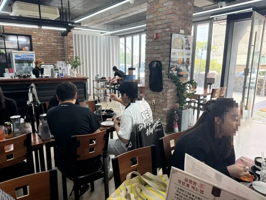 Restaurant view after the weekend peak hour had passed