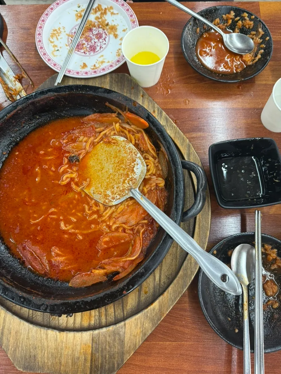 Table after the meal with leftover dol jjamppong