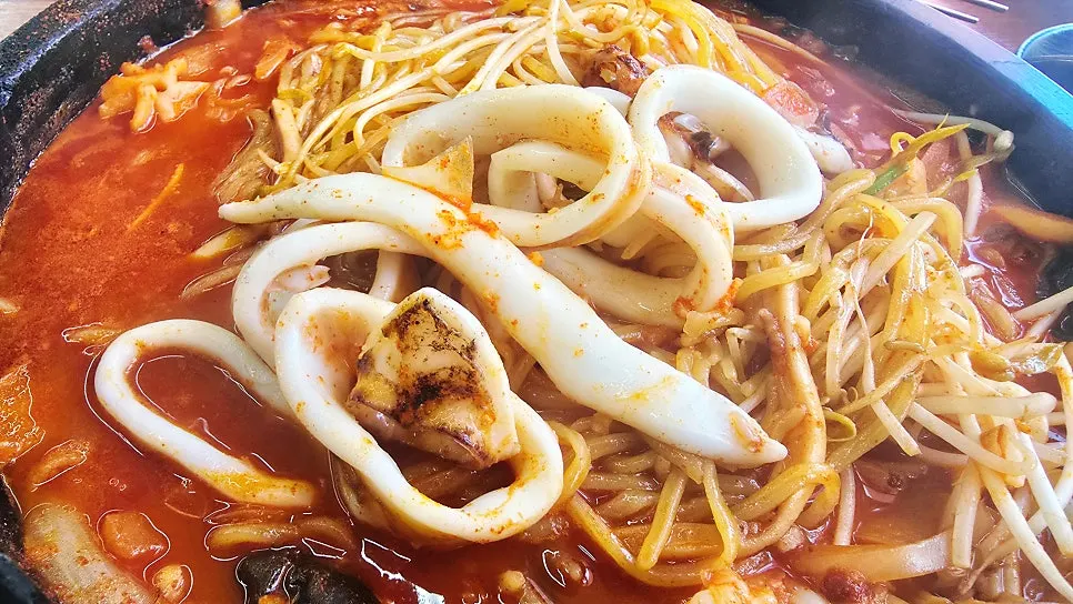 만석이 된 송정돌짬뽕 매장 전경