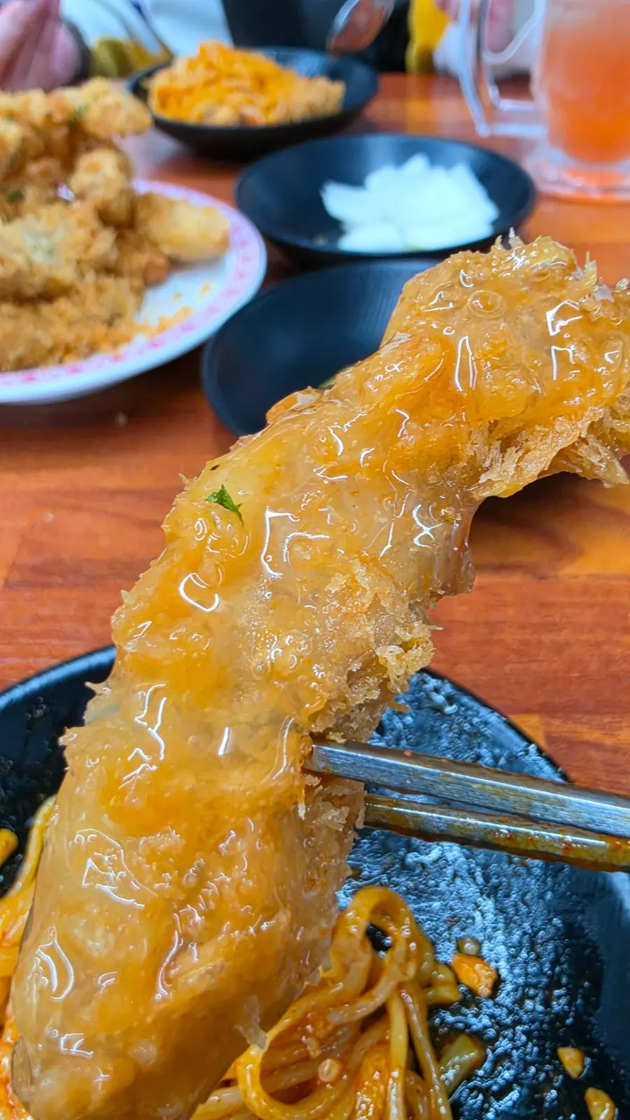 소스에 찍어 먹는 크런치탕수육