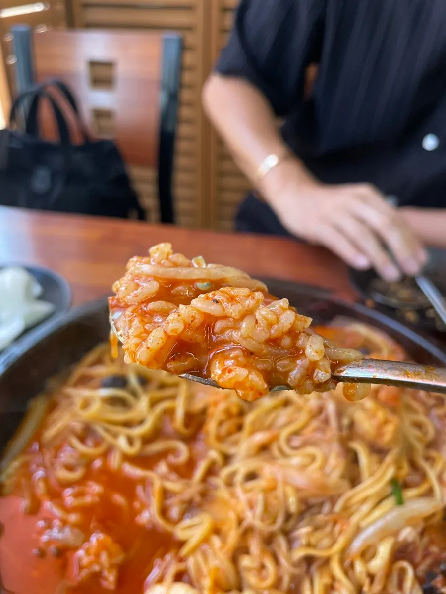 Scorched rice at the bottom of the stone plate