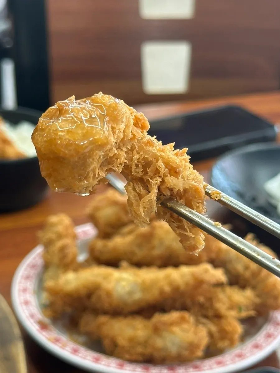 Mini crunchy tangsuyuk coated in breadcrumb batter