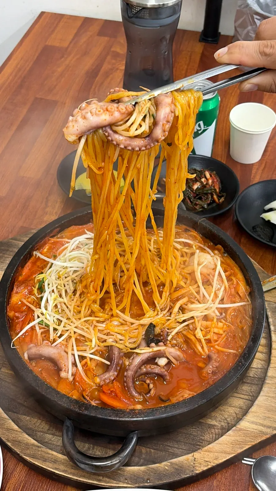 숙주가 가득 올라간 돌짬뽕