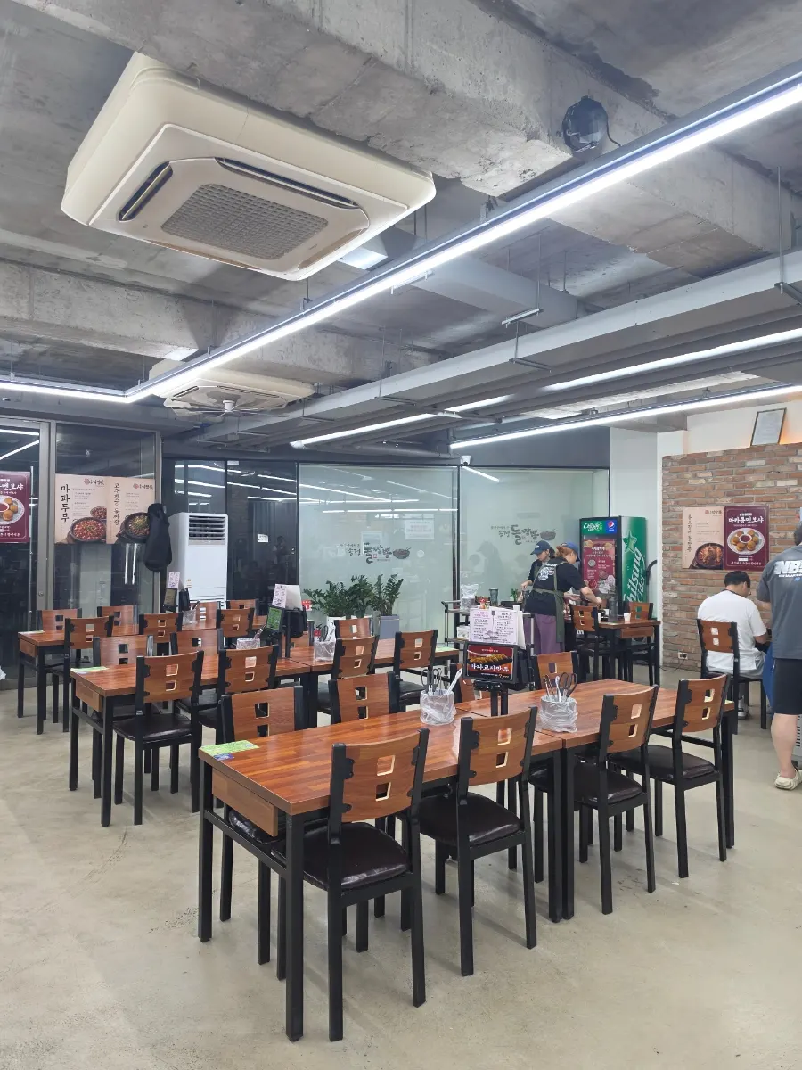 깔끔한 송정돌짬뽕 식당 내부