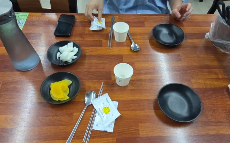 돌짜장 식사 기본찬