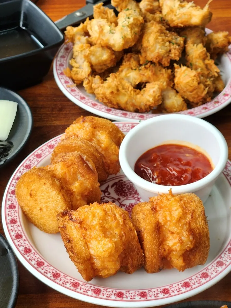 Ordering hot stone jajangmyeon, sweet-and-sour pork set, and menbosha