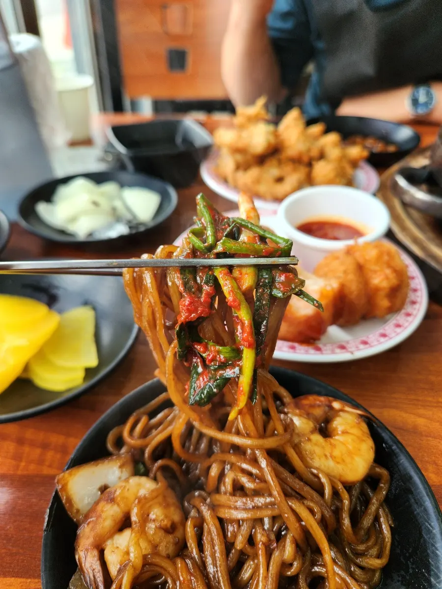 Chinese dishes cooked after ordering