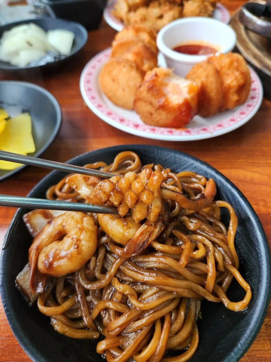 Self-serve side dishes and main dishes