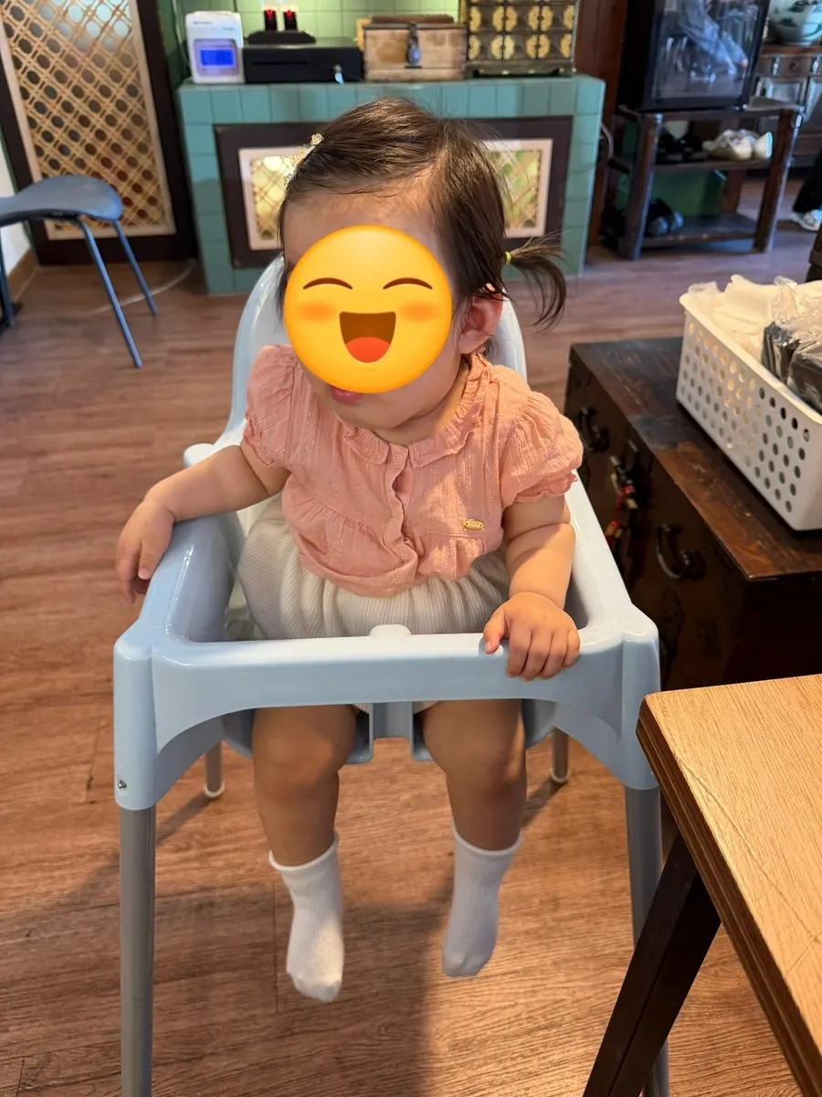 아기와 함께한 송정옥 식사