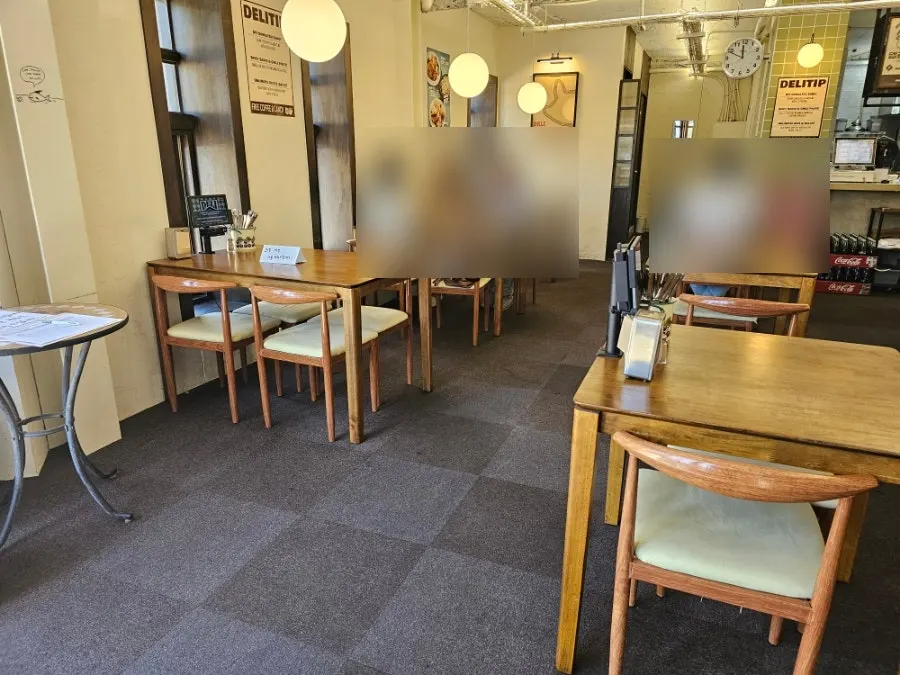 Table seating at Deli Donkatsu