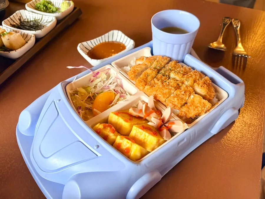 Children’s lunchbox including tonkatsu