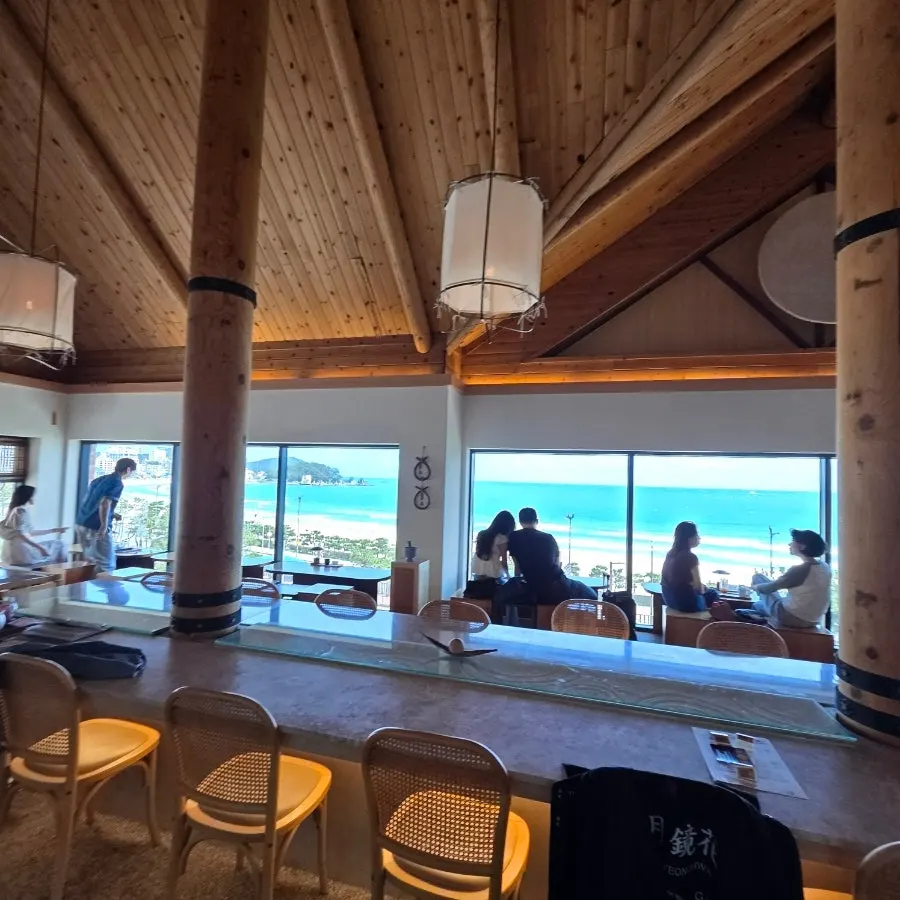 Korean-inspired atmosphere at Suwolgyeonghwa