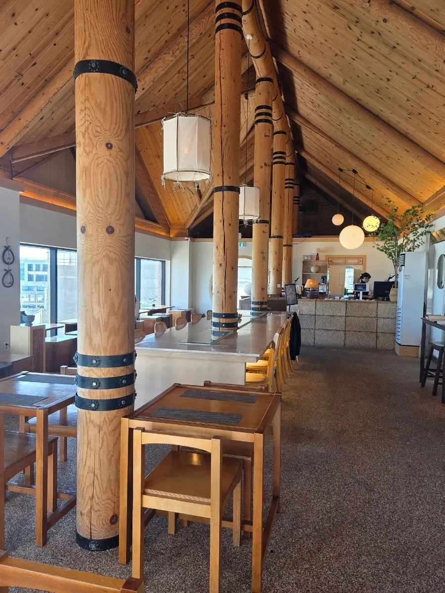 Songjeong ocean-view café with a distinctive atmosphere