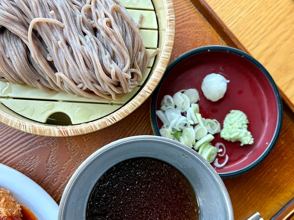 Cold soba eaten alongside the spicy tonkatsu