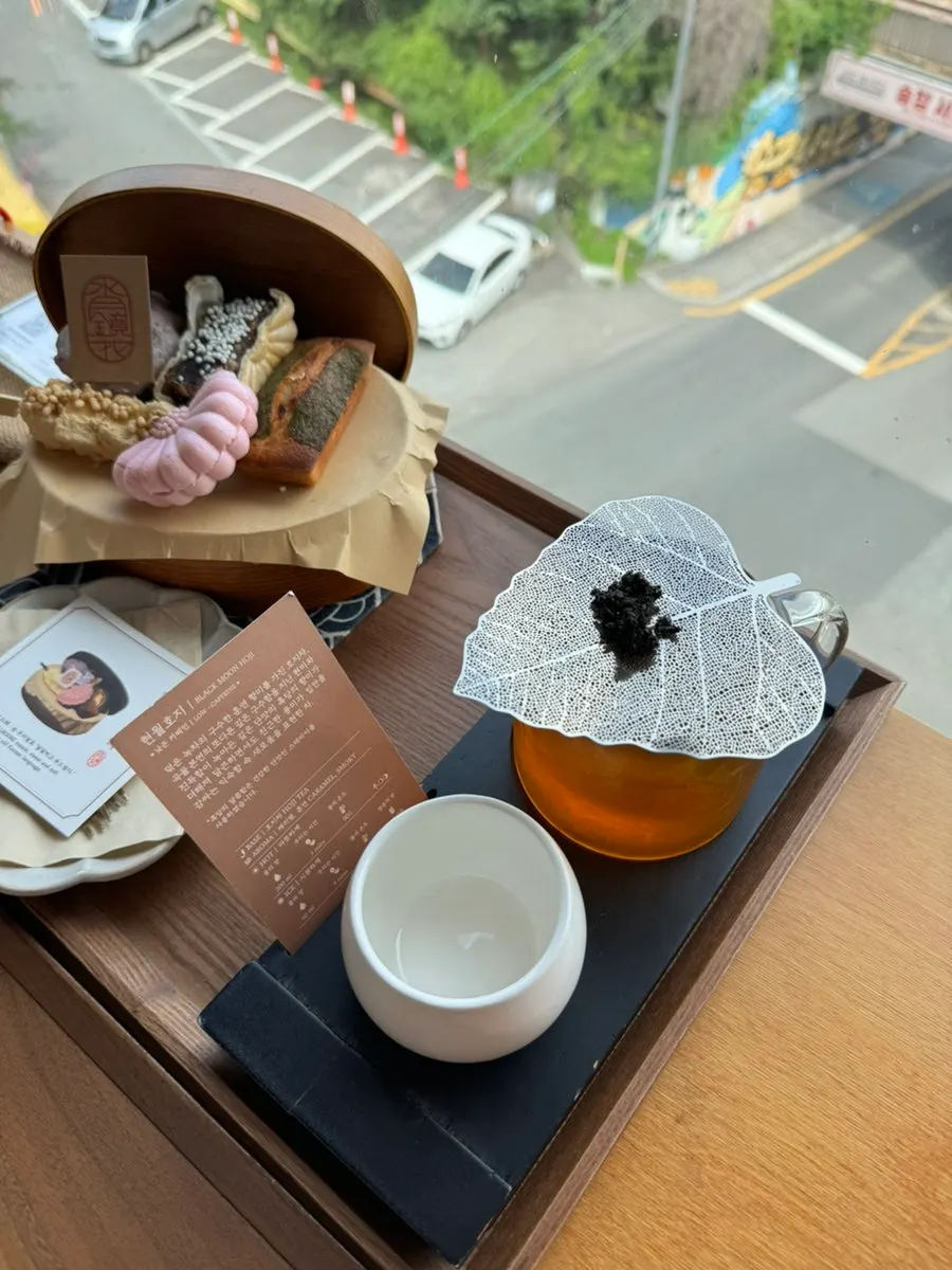 달보드레 상자와 음료 주문 메뉴