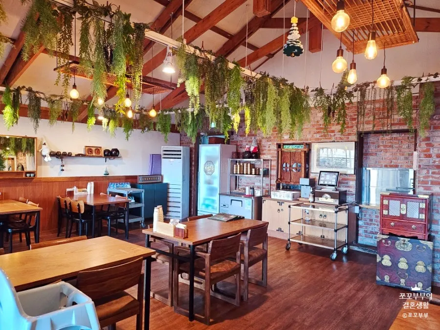 Old-fashioned atmosphere inside the hanok