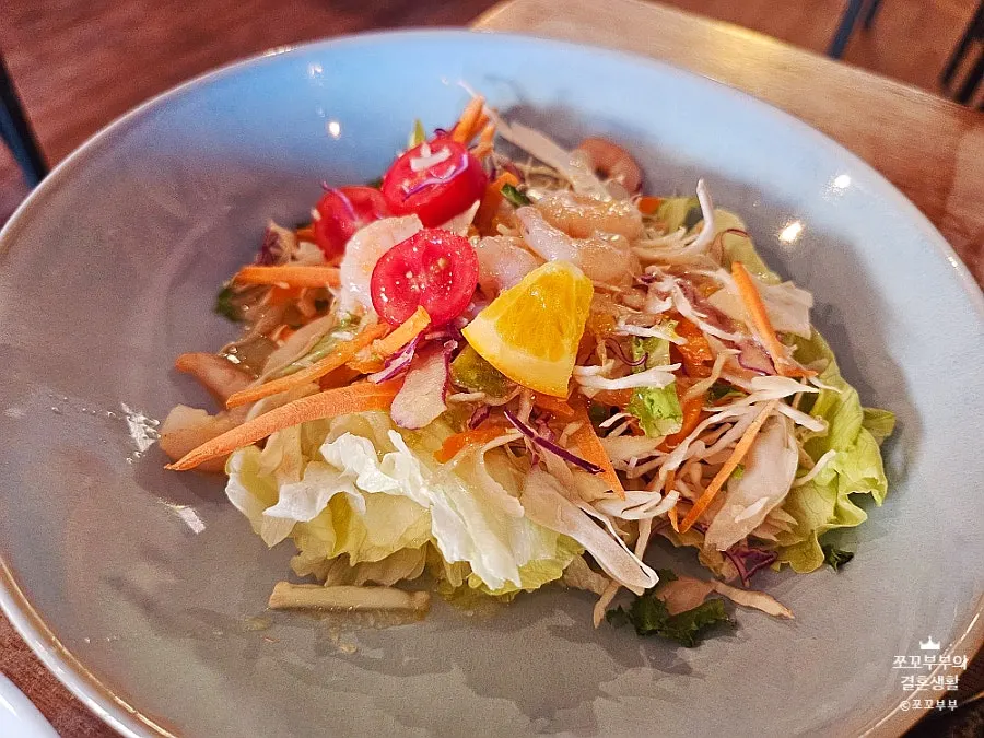 Side dishes in the abalone pot-rice set