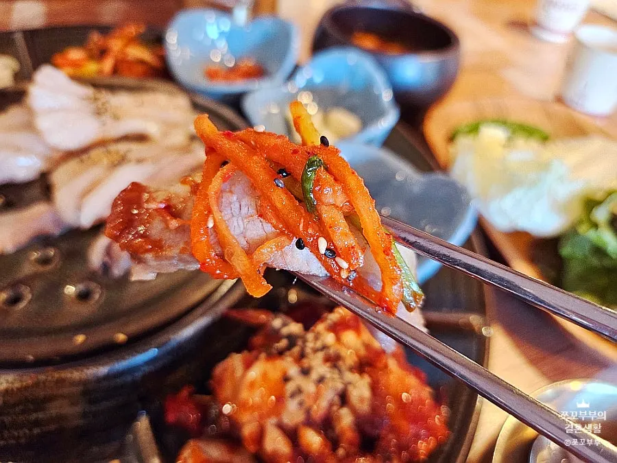 Pot rice and accompanying side dishes