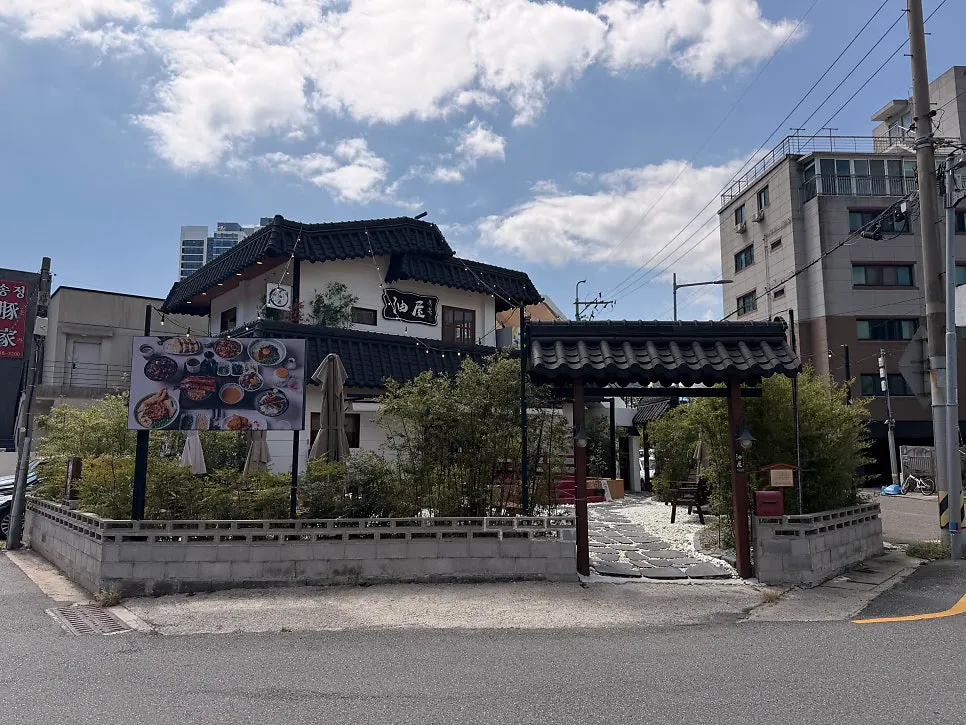 Exterior of Yuok in Songjeong