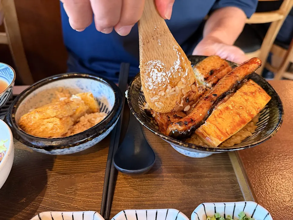 Side dishes with the jumbo unaju set