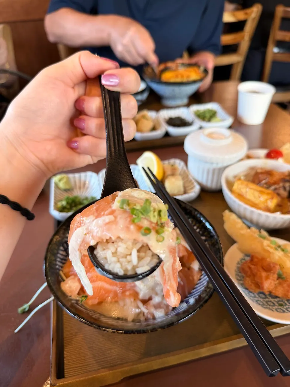 Thick salmon rice bowl set