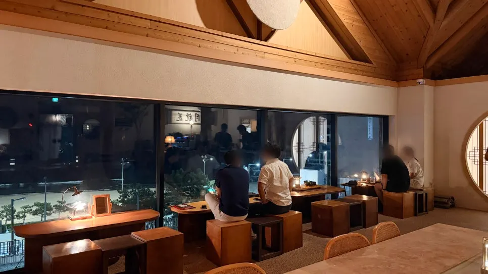 A table at Suwolgyeonghwa good for quiet conversation