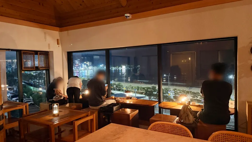 Suwolgyeonghwa's space visited at night