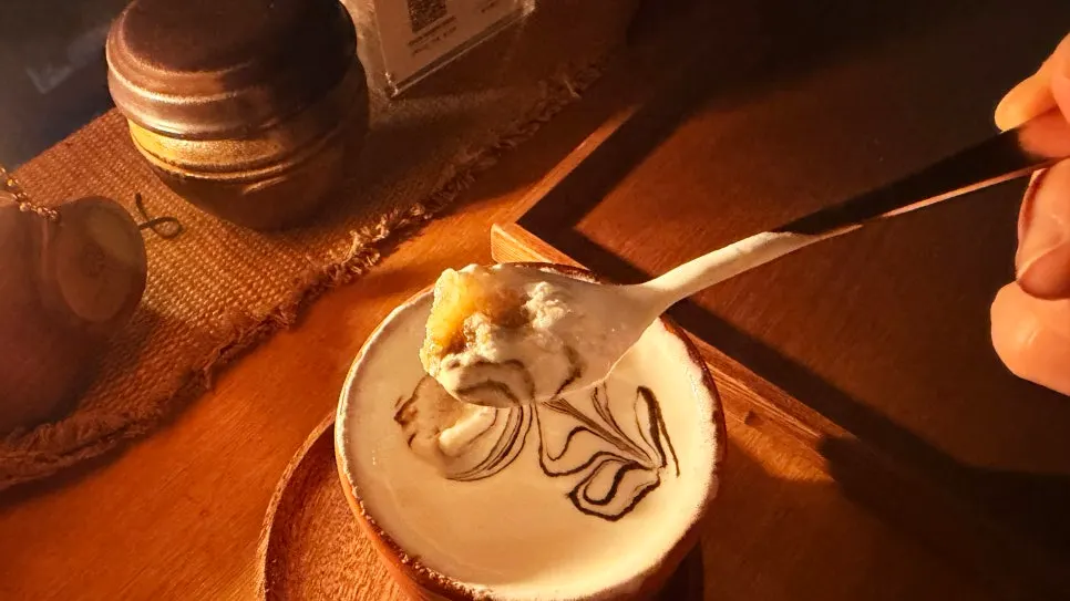 Bammaseul To with sikhye shaved ice and cream