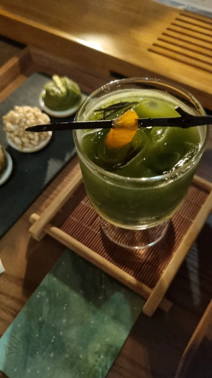 Close-up of the Bammasil Geum sparkling drink