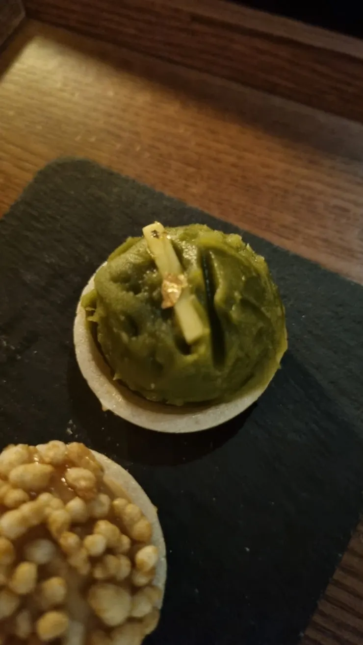 Four-flavor Pungwol monaka dessert