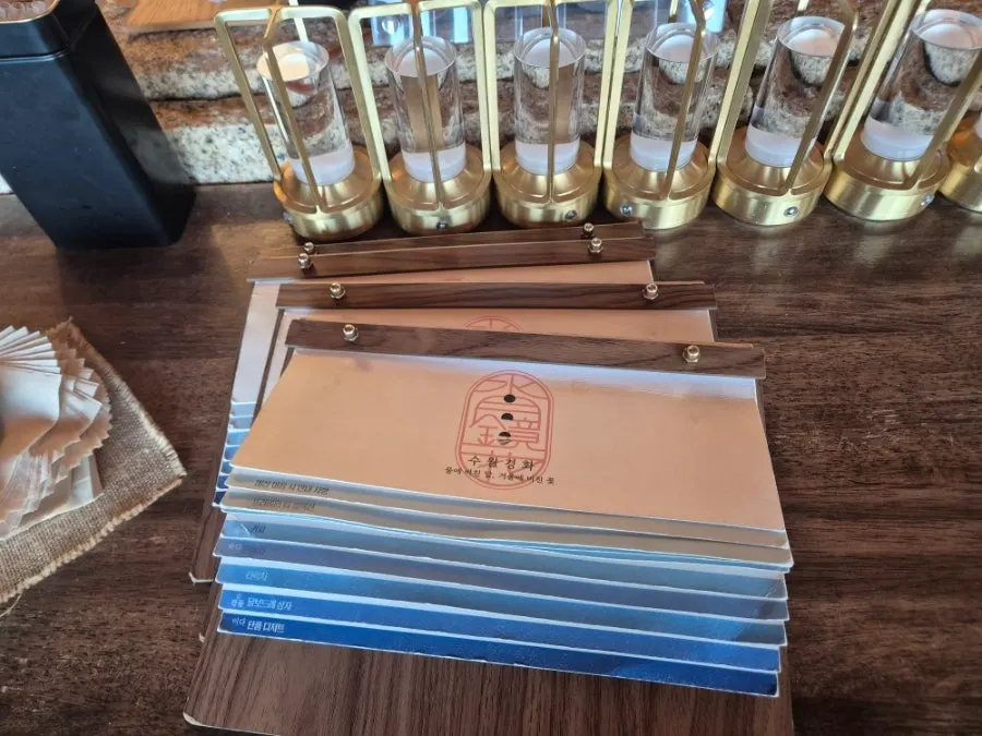 송정 바다가 보이는 수월경화 창가 자리