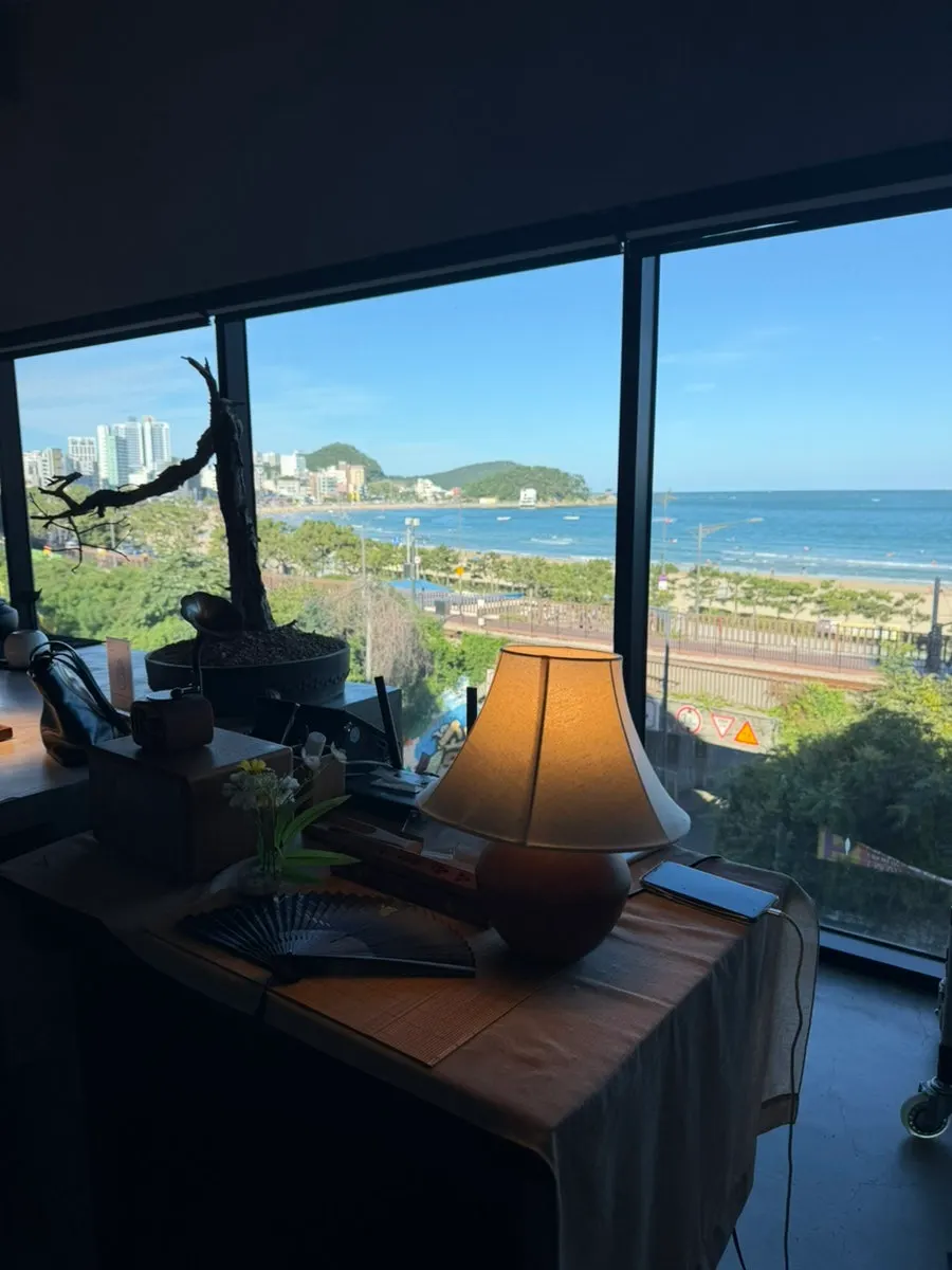수월경화 4층 좌식 오션뷰 좌석