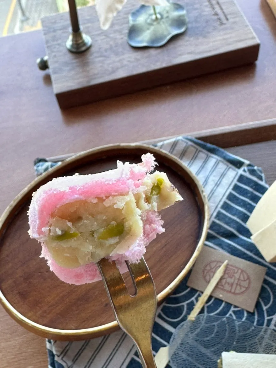 Monaka and sulbbang in the Dalbodeurae box