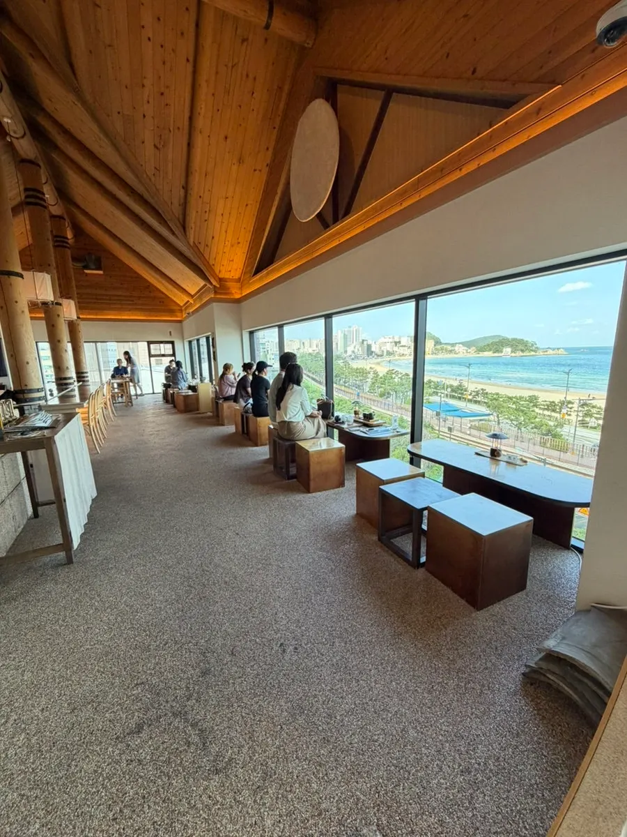 Seating at Suwolgyeonghwa with a view of the sea