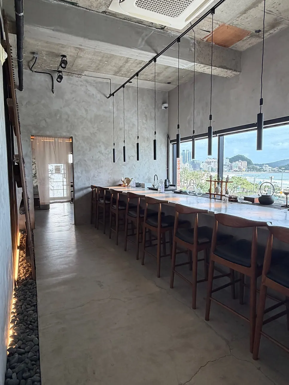 Traditional interior and window seating at Suwolgyeonghwa