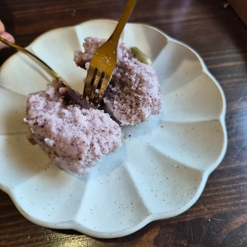 찰기 있는 흑미 술빵
