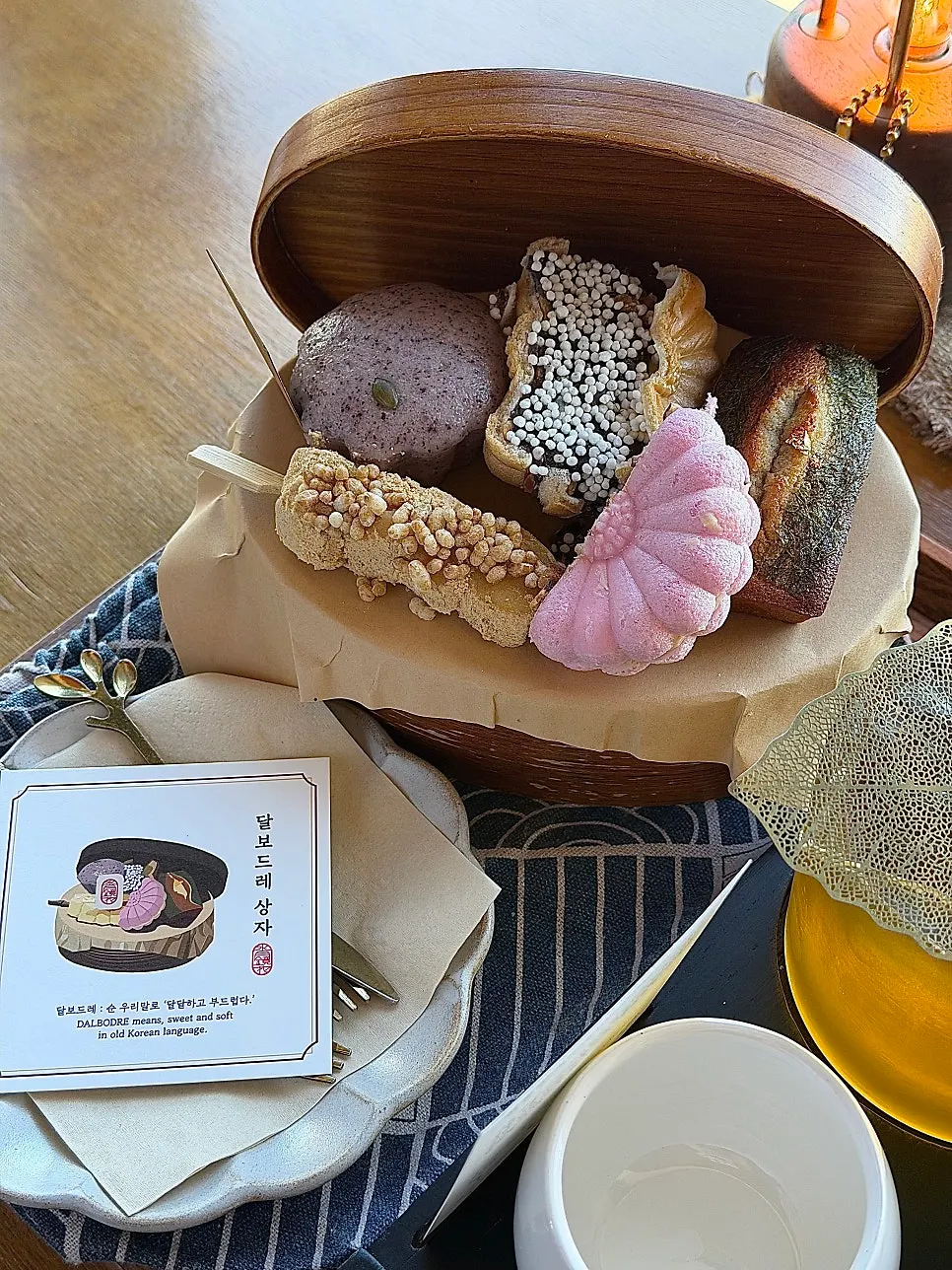 Suwolgyeonghwa's signature Dalbodeure box